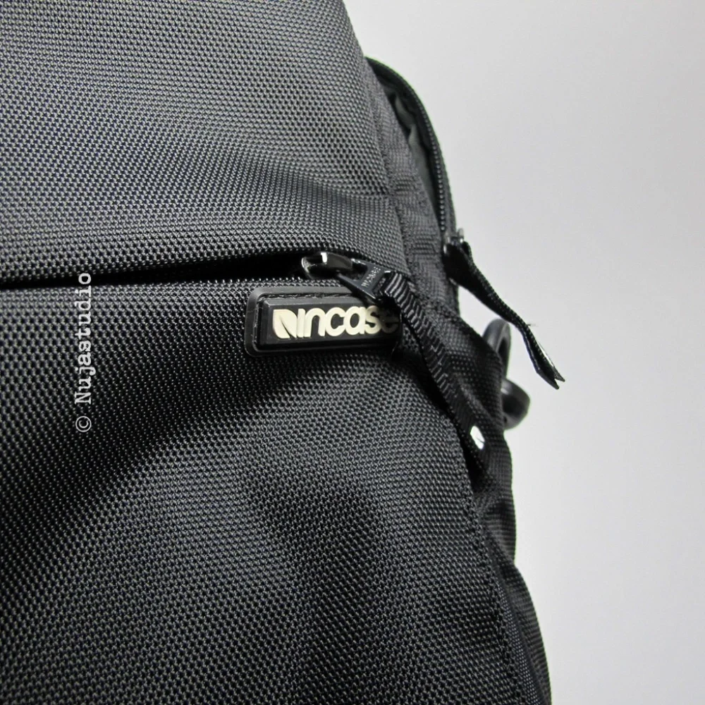 Incase Shoulder Computer Bag W/Strap and H…